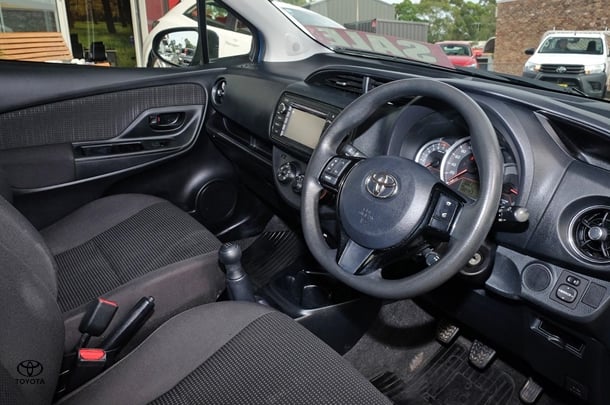 2019 Toyota Yaris Ascent image 6