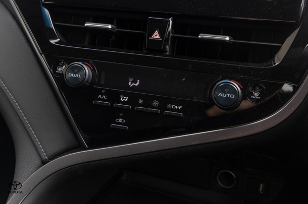 2023 Toyota Camry Hybrid Ascent image 16