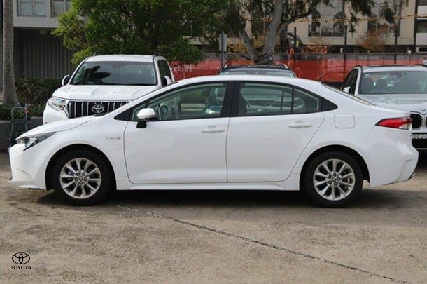 2022 Toyota Corolla Sedan Hybrid Ascent Sport image 18