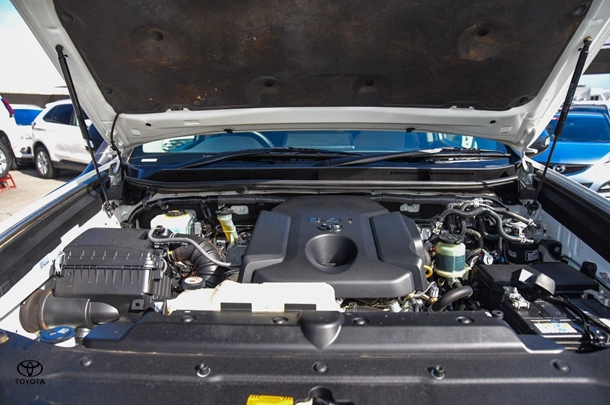2017 Toyota Prado GX image 21