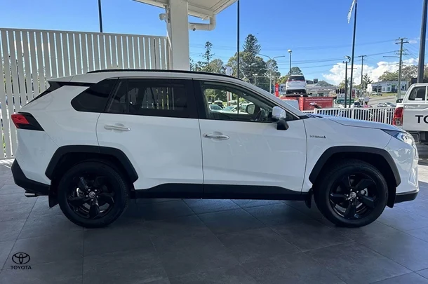 2020 Toyota Rav4 Hybrid Cruiser 2WD image 5