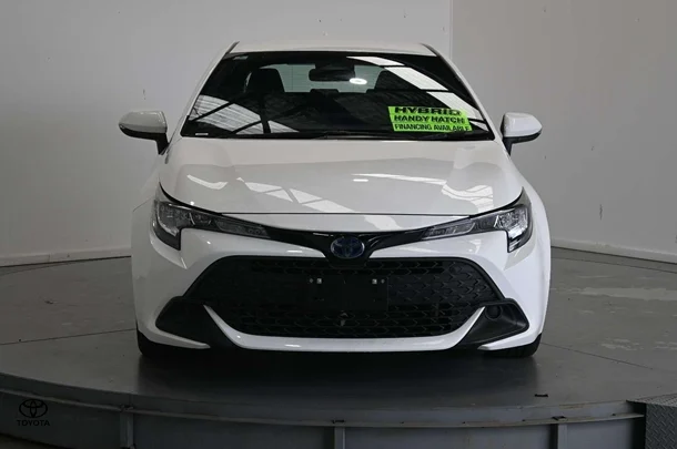 2024 Toyota Corolla Hatch Hybrid Ascent Sport image 2