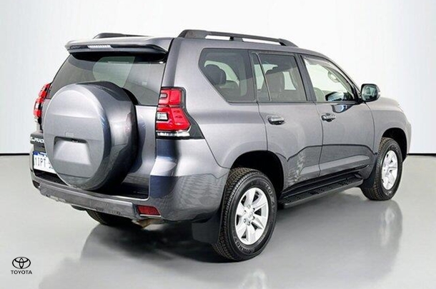 2022 Toyota Prado GXL image 9