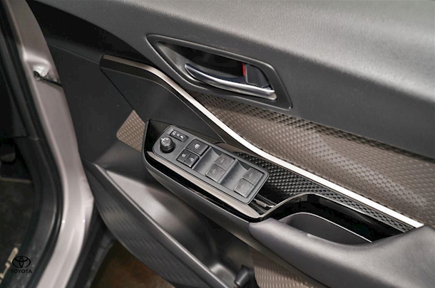 2022 Toyota C-HR Hybrid Koba 2WD image 8