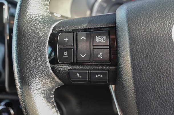 2021 Toyota HILUX SR5 image 18