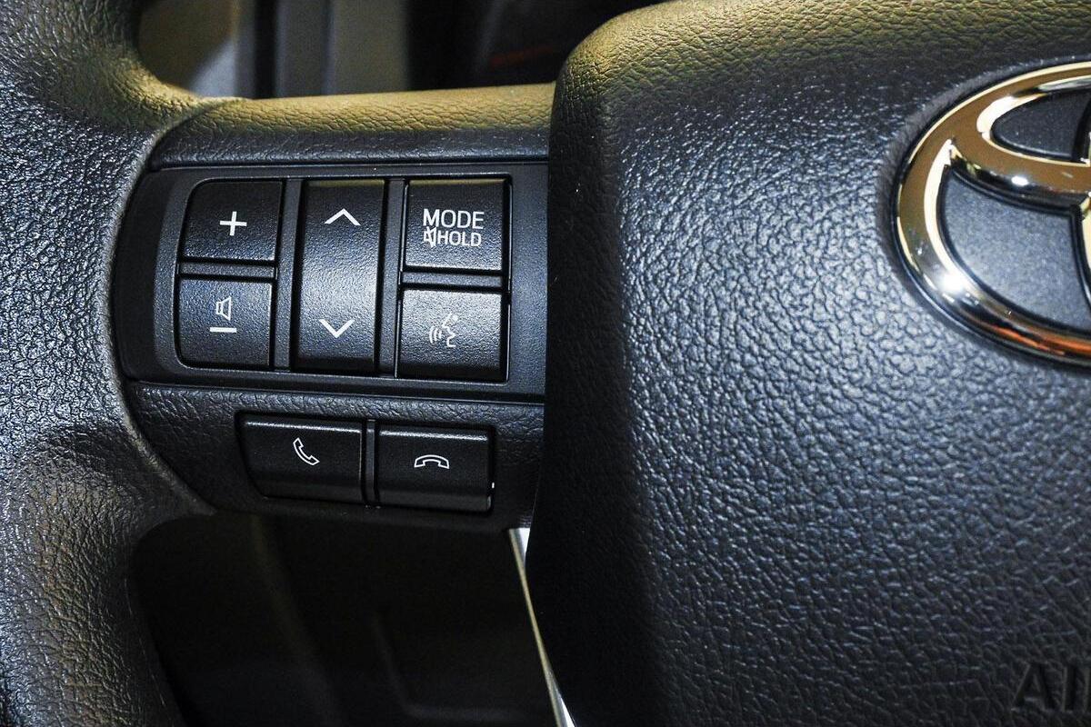 2024 Toyota Landcruiser GXL Manual 4x4 Double Cab image 13