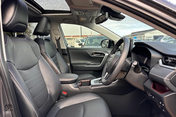 2024 Toyota RAV4 Hybrid Cruiser 2WD image 13