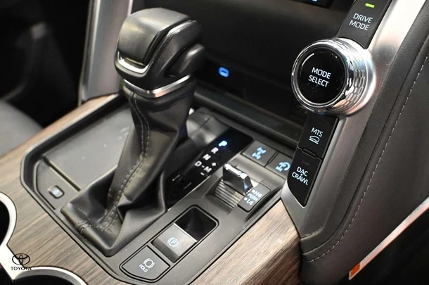 2022 Toyota Landcruiser VX image 13