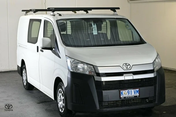 2019 Toyota Hiace LWB image 3