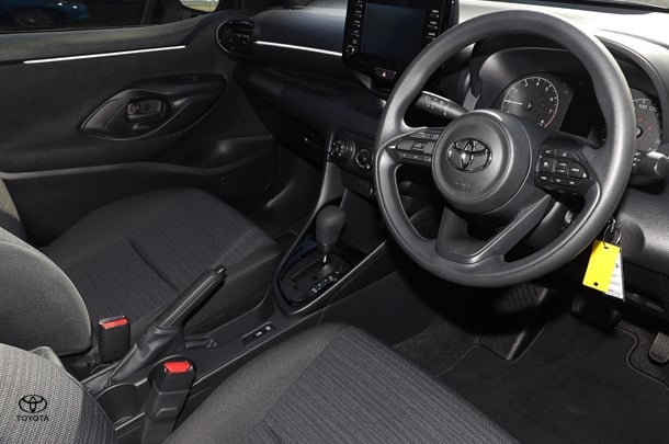 2023 Toyota Yaris Ascent Sport image 2
