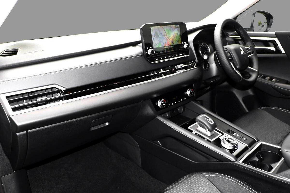 2024 Mitsubishi Outlander LS ZM Auto AWD MY24 image 7