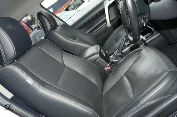 2021 Toyota Prado VX image 21