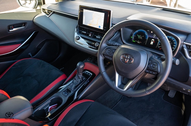 2024 TOYOTA Corolla Hatch Hybrid ZR image 7