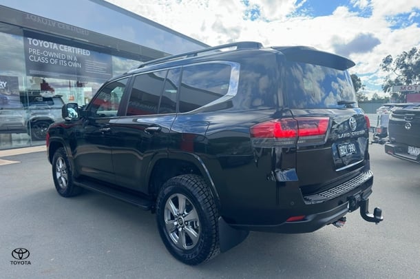 2022 Toyota Landcruiser Sahara image 5
