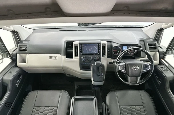 2022 Toyota Hiace SLWB image 2