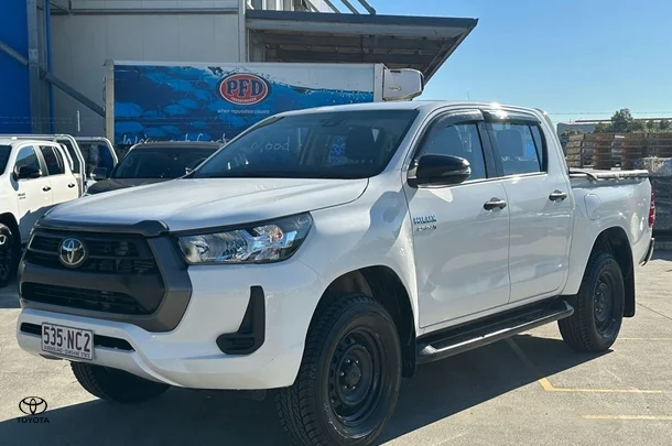2022 Toyota Hilux SR image 7