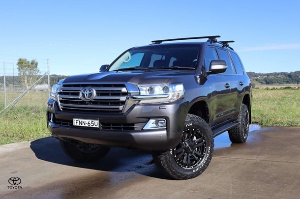 2020 Toyota Landcruiser VX image 3