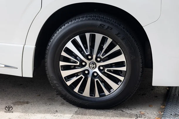 2020 Toyota Granvia Standard image 20