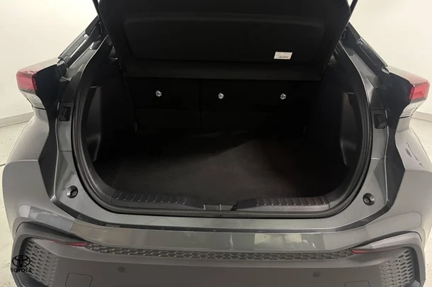 2023 Toyota C-HR Hybrid GXL-2WD image 11