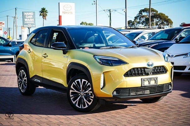2023 Toyota Yaris Cross Hybrid Urban image 1