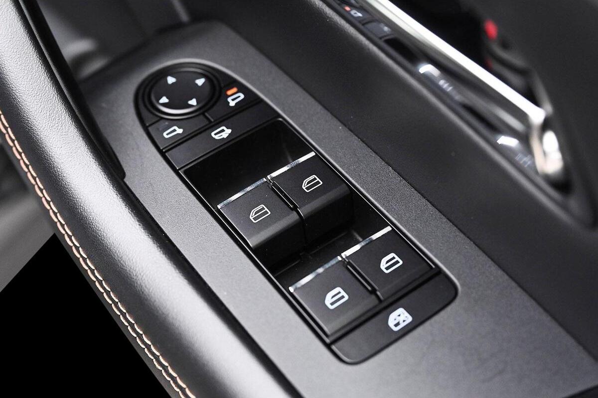 2024 Mazda CX-60 P50e Azami KH Series Auto i-ACTIV AWD image 15