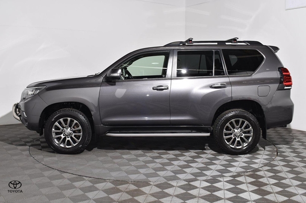 2019 Toyota Prado VX image 12