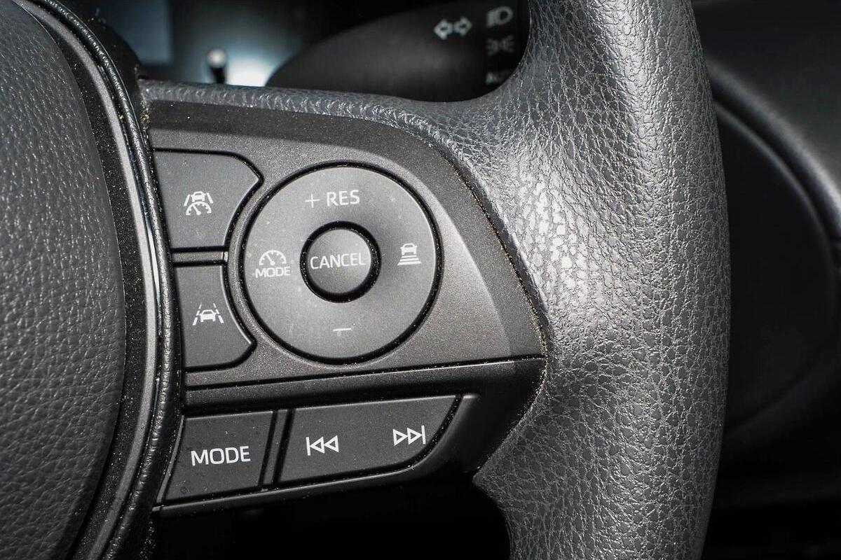 2024 Toyota Corolla Cross GX Auto 2WD image 15