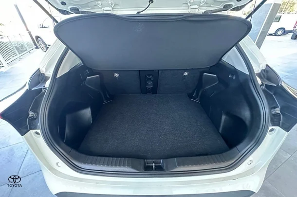 2022 Toyota Yaris Cross Hybrid GX image 14
