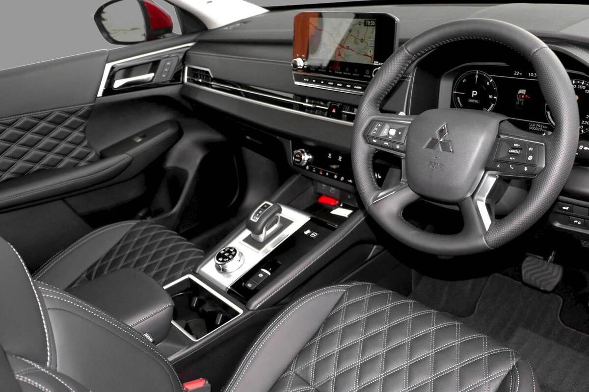 2024 Mitsubishi Outlander PHEV Exceed ZM Auto AWD MY24 image 7