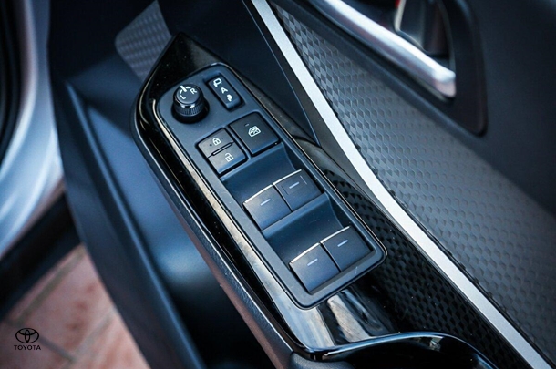 2021 Toyota C-HR Hybrid Koba 2WD image 15
