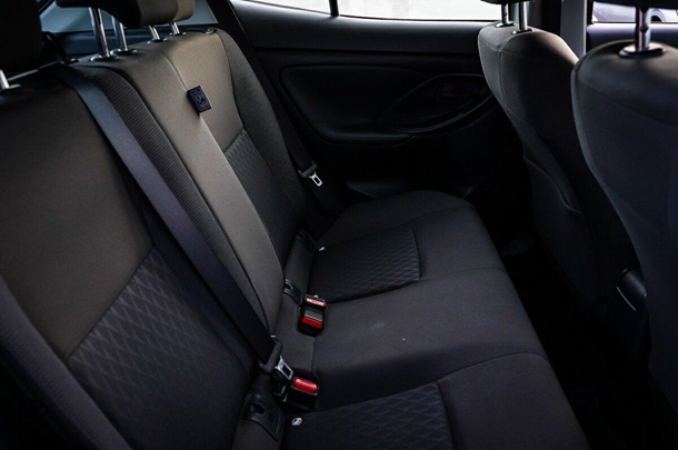 2024 Toyota Yaris Cross Hybrid GX image 11