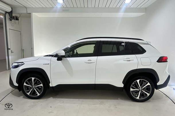 2023 Toyota Corolla Cross Hybrid Atmos AWD image 9