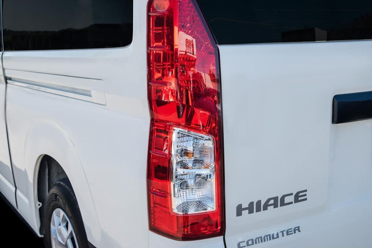2025 Toyota Hiace Commuter GL Super LWB Auto image 8