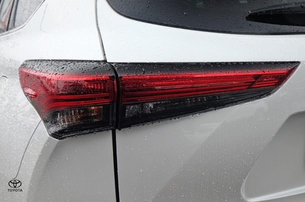 2023 Toyota KLUGER HYBRID GXL AWD image 20