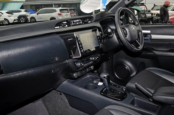 2023 Toyota HILUX Rogue image 8