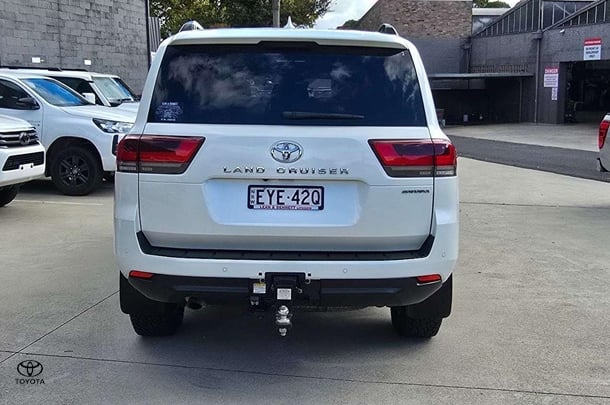 2023 Toyota LandCruiser Sahara image 8