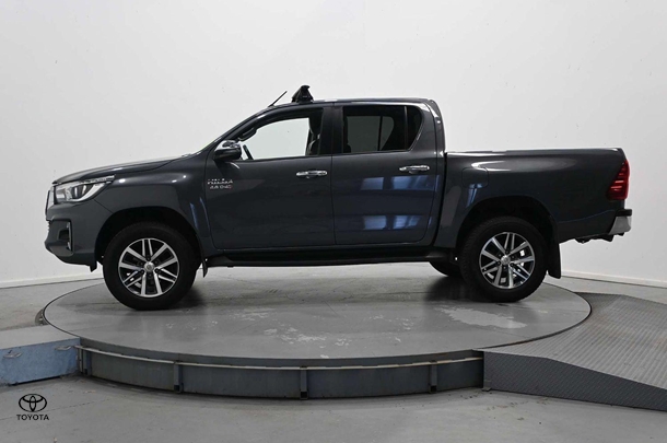 2018 Toyota Hilux 4x4 SR5 image 8