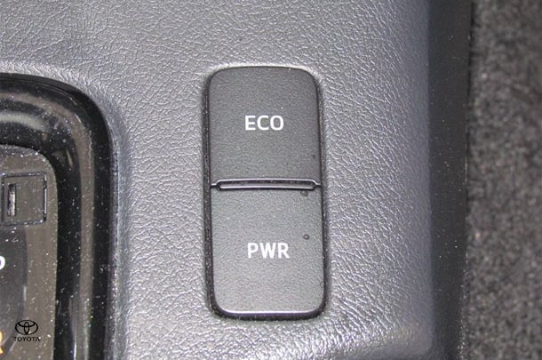 2021 Toyota Hilux Rugged X image 13