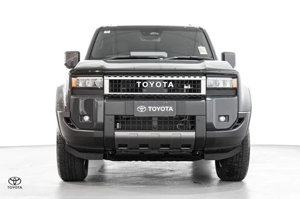 2024 Toyota Prado GXL image 2
