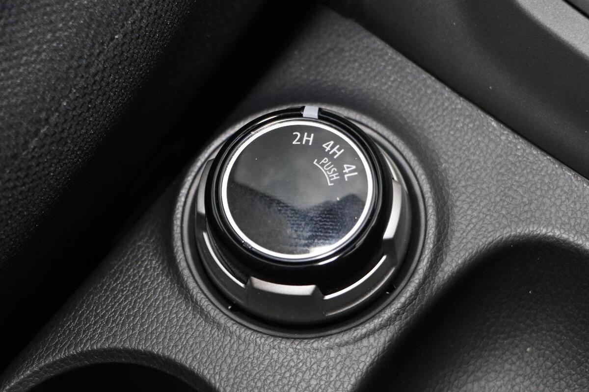 2024 Mitsubishi Triton GLX MR Manual 4x4 MY23 image 8