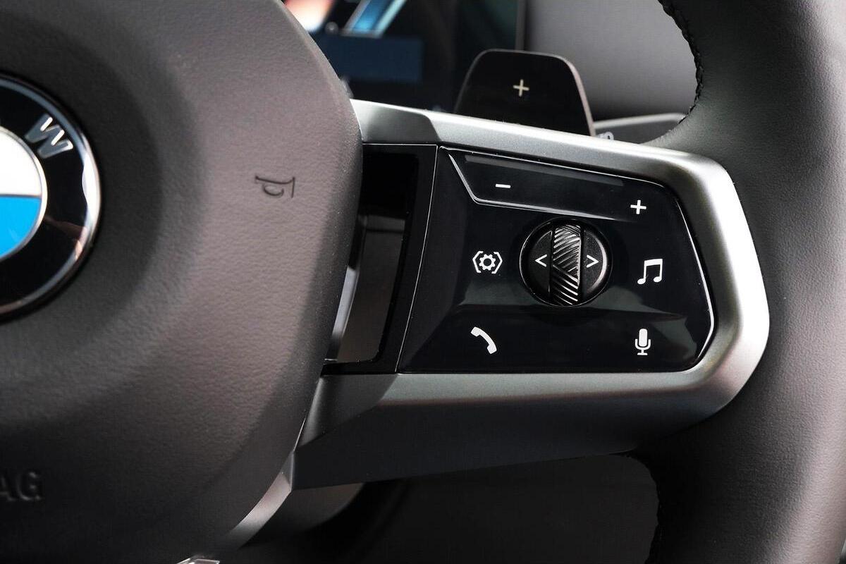 2024 BMW 5 Series 520i M Sport G60 Auto image 15