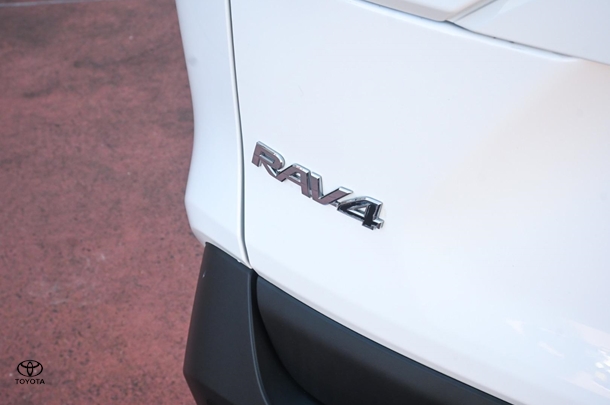 2020 TOYOTA RAV4 Hybrid GXL-2WD image 23