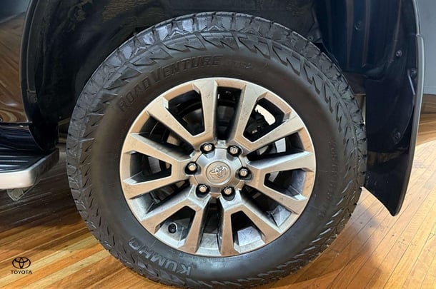 2018 Toyota Prado VX image 9