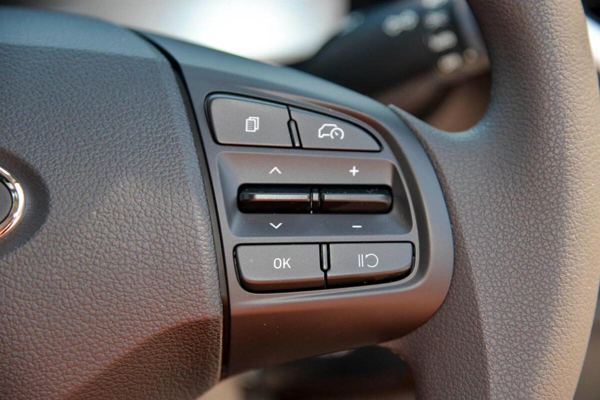 2025 Hyundai Venue Manual MY25 image 16