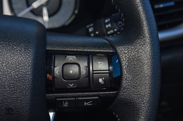 2024 Toyota HILUX SR5 image 13