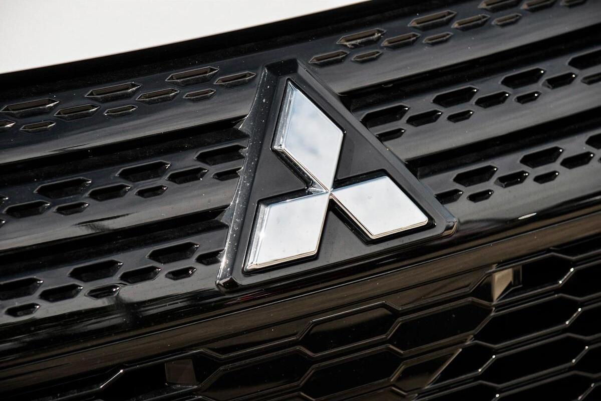 2024 Mitsubishi Eclipse Cross PHEV Exceed YB Auto AWD MY24 image 14