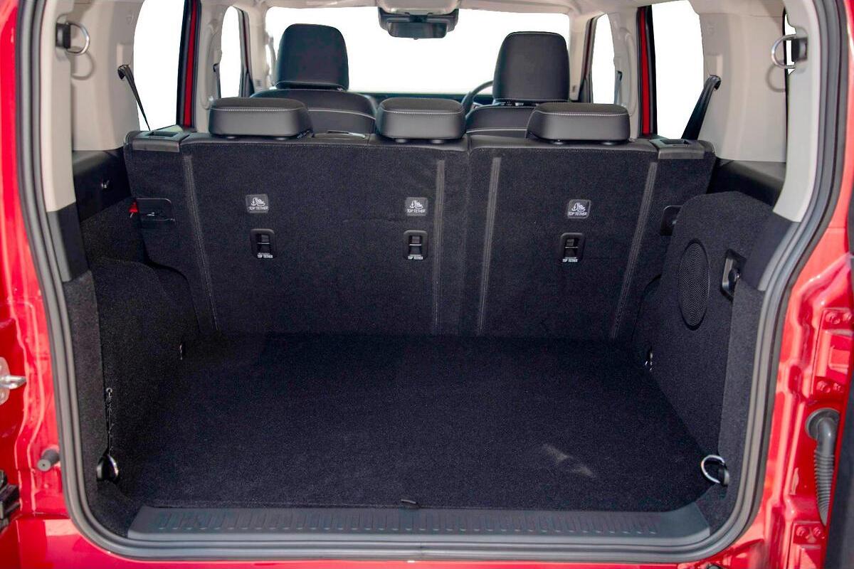 2024 GWM Tank 300 Lux Hybrid Auto 4x4 image 10