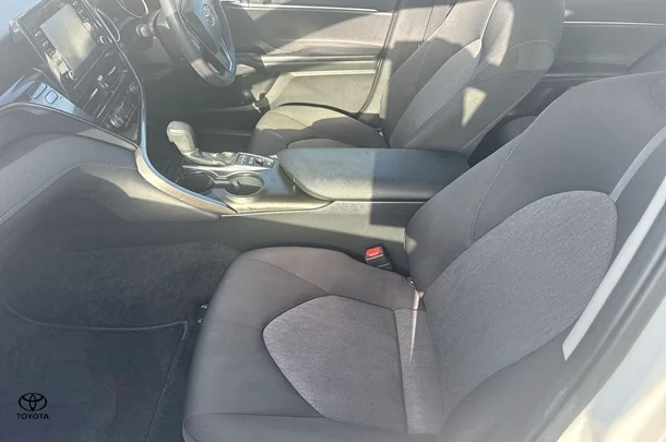 2021 Toyota Camry Hybrid Ascent image 24