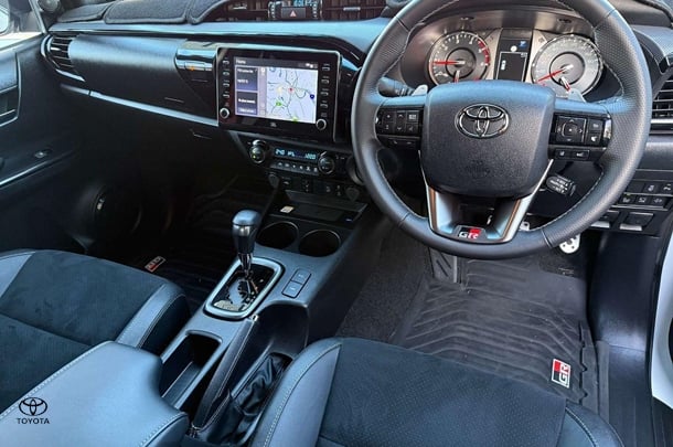 2024 Toyota Hilux GR-S image 4
