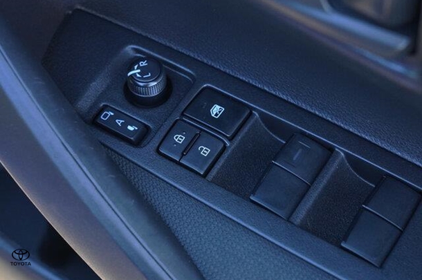 2024 Toyota Corolla Hatch Hybrid Ascent Sport image 15